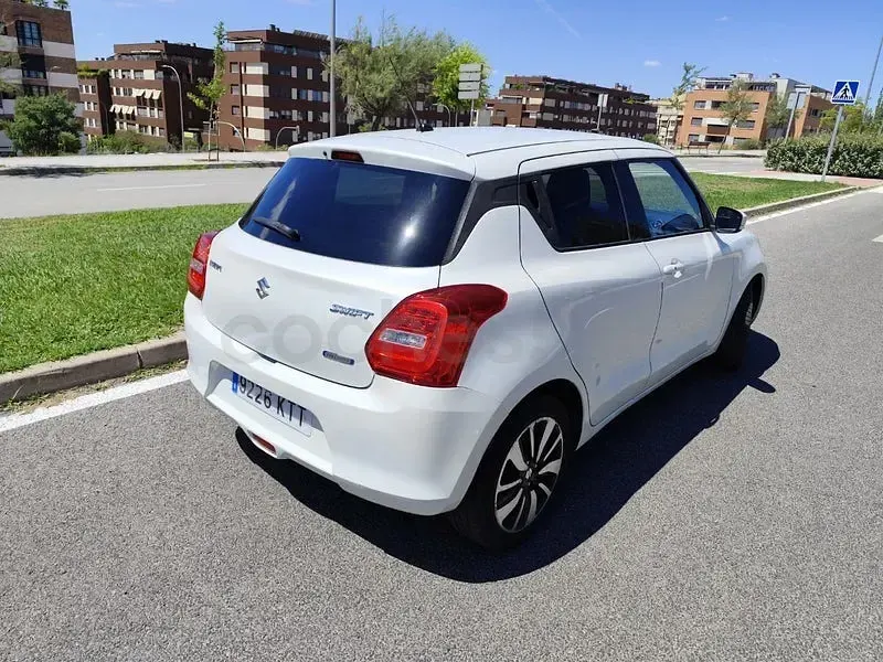 Usado Suzuki Swift GLX 90 CV (66 kW) 2019 Blanco Utilitario