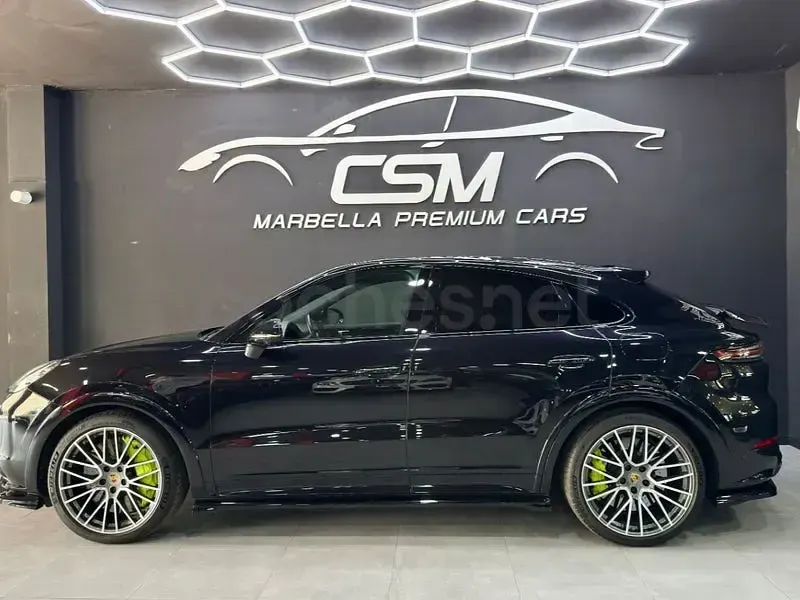 Usado Porsche Cayenne Turbo S E-Hybrid 680 CV (500 kW) 2019 Negro SUV