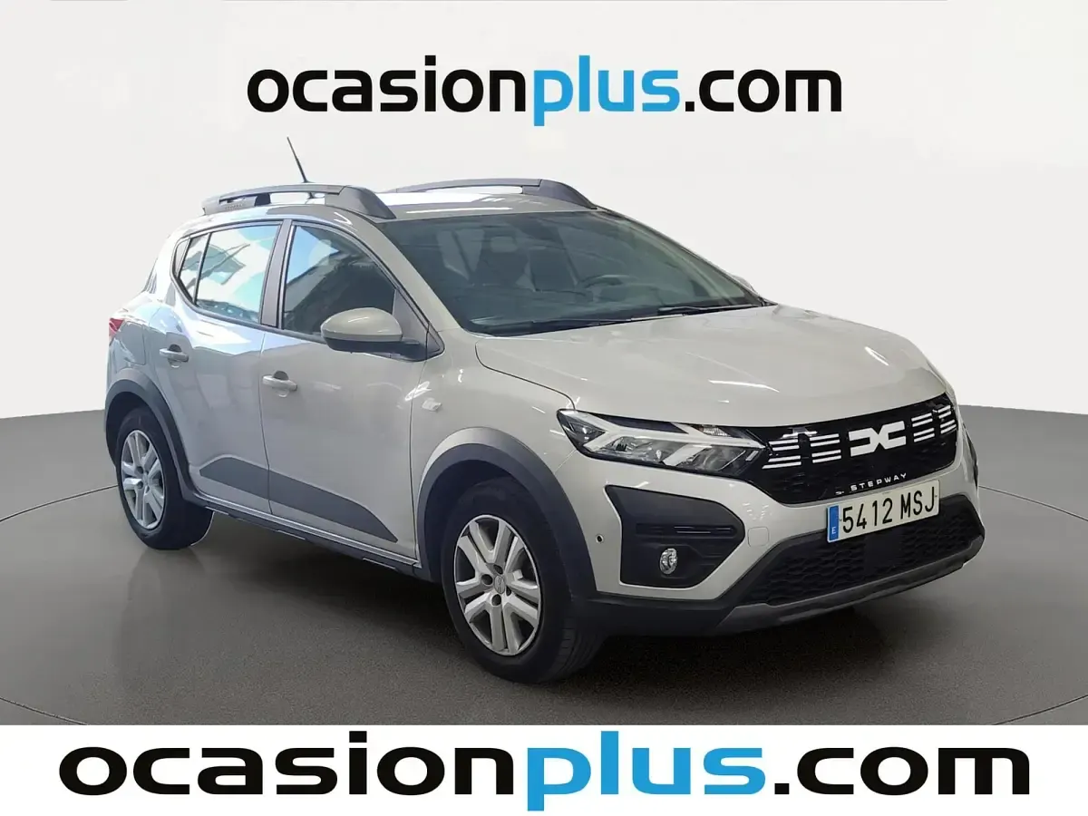 Usado Dacia Sandero Expression 91 CV (66 kW) 2024 Gris plata Utilitario