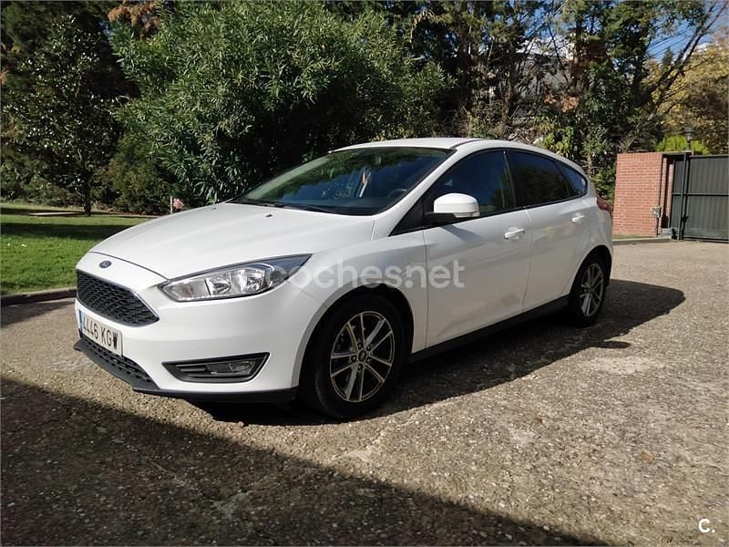 Usado Ford Focus Trend 100 CV (73 kW) 2018 Blanco Berlina