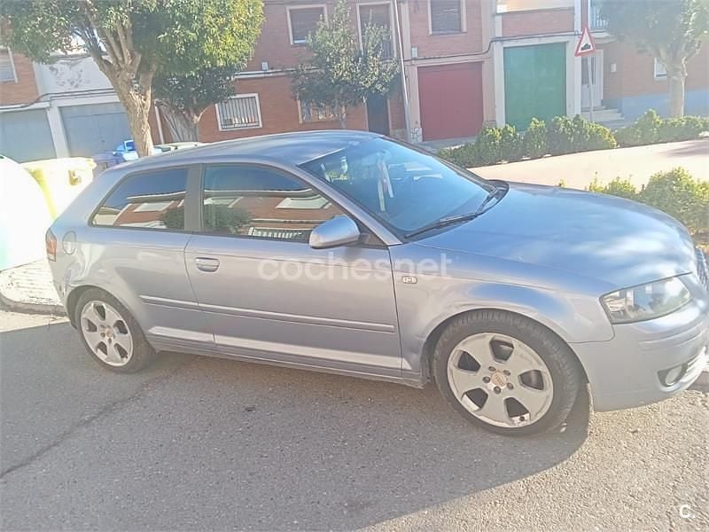 Usado Audi A3 Ambition 140 CV (102 kW) 2007 Gris / plata Berlina
