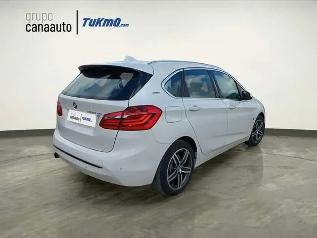 Usado BMW 225 Active Tourer iPerformance 224 CV (164 kW) 2016 Blanco Monovolumen