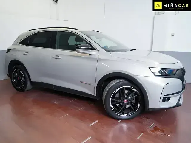Usado DS Automobiles DS7 Crossback Performance 226 CV (166 kW) 2021 Gris plata SUV