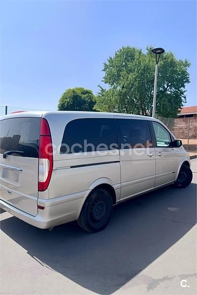Usado Mercedes Viano 150 CV (110 kW) 2009 Gris / plata Monovolumen