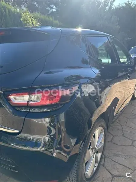 Usado Renault Clio IV LIMITED 75 CV (55 kW) 2017 Negro Berlina