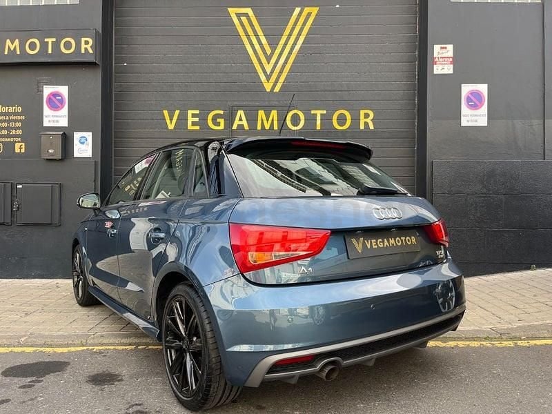 Usado Audi A1 Sportback Design 95 CV (69 kW) 2016 Azul Utilitario