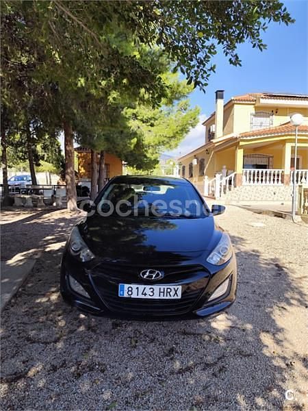 Negro Usado 2013 Hyundai i30 Comfort Berlina | 6500 € (Super precio) - Imagen 1/4