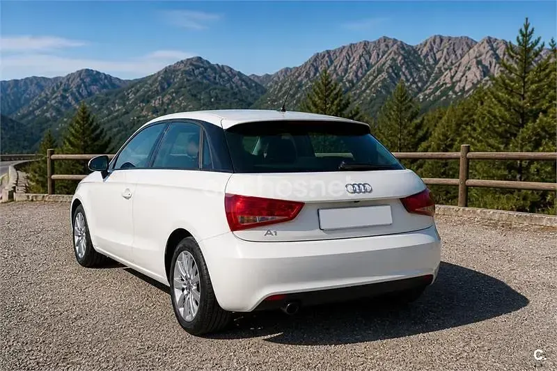 Usado Audi A1 Attraction 86 CV (63 kW) 2013 Blanco Utilitario