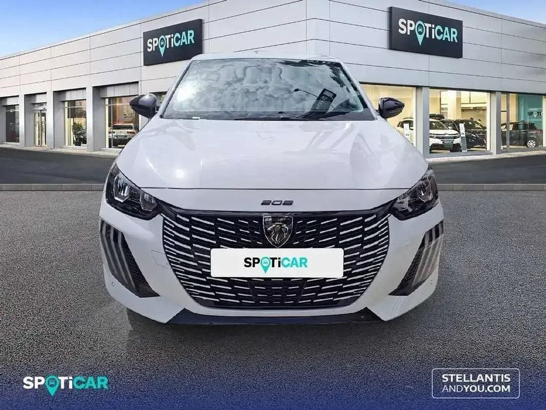 Usado Peugeot e-208 Style 100 kW (136 CV) 2024 Blanco Utilitario