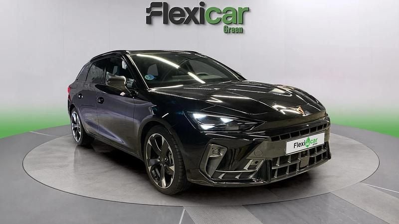 Usado Cupra Leon 150 HP (110 kW) 2025 Preto Sedan