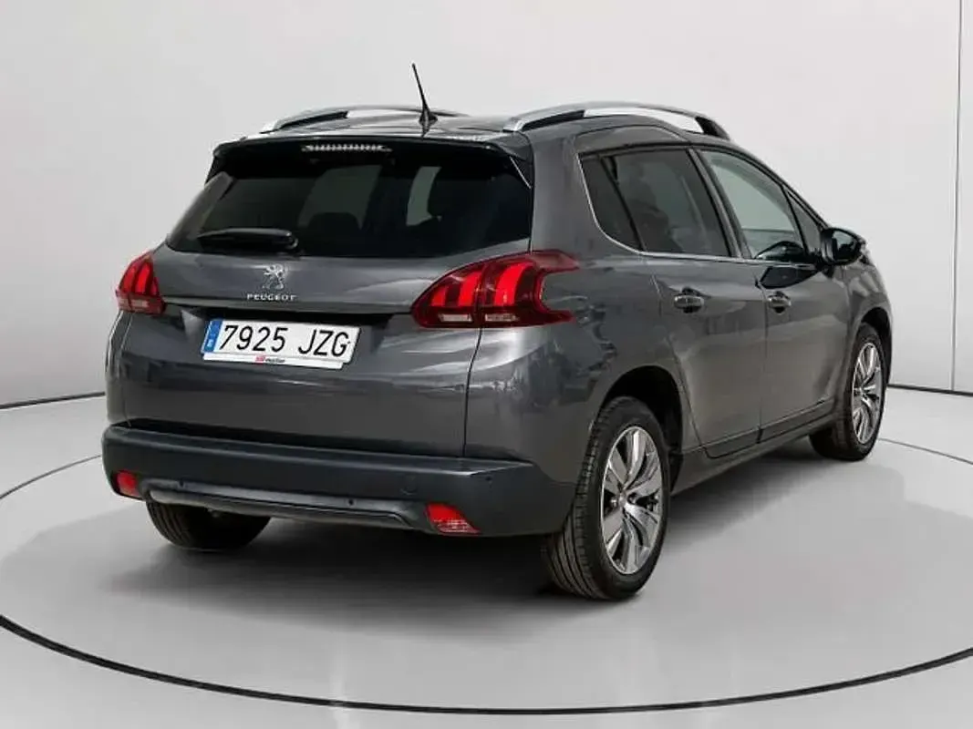 Usado Peugeot 2008 Style 99 CV (72 kW) 2017 Gris SUV