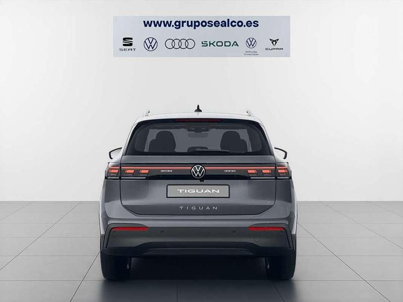 Usado VW Tiguan 150 CV (110 kW) 2024 Gris SUV