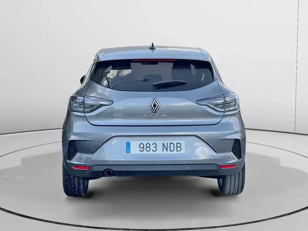 Usado Renault Clio Evolution 101 CV (74 kW) 2025 Gris Utilitario