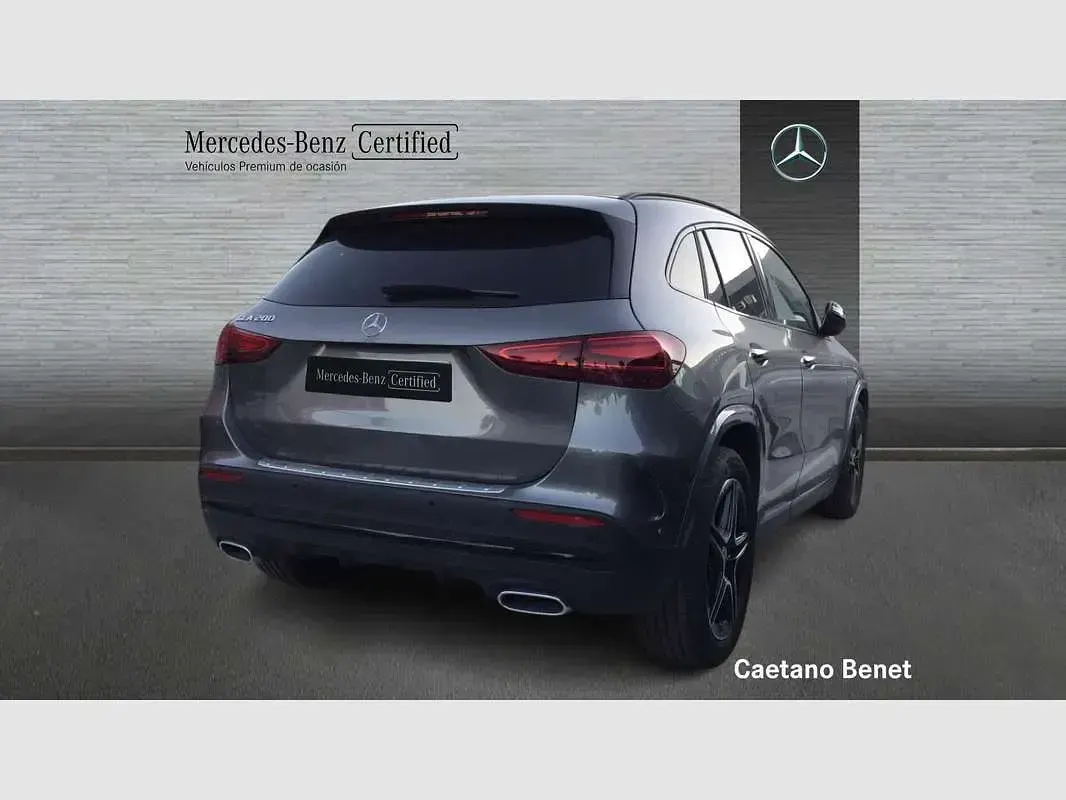 Usado Mercedes GLA200 163 CV (119 kW) 2025 Gris SUV