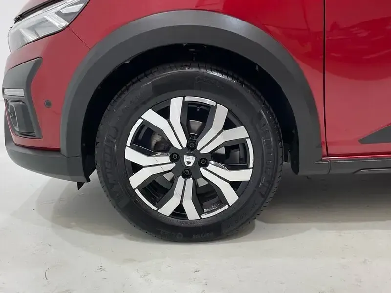 Usado Dacia Sandero Comfort 100 CV (73 kW) 2021 Rojo Berlina