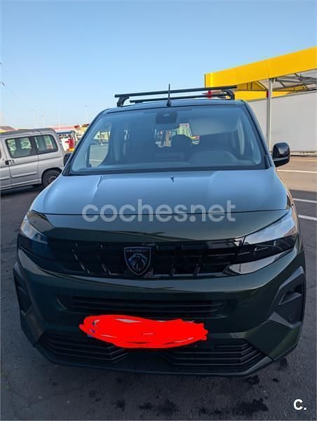 Usado Peugeot Rifter Allure 100 CV (73 kW) 2024 Verde Monovolumen