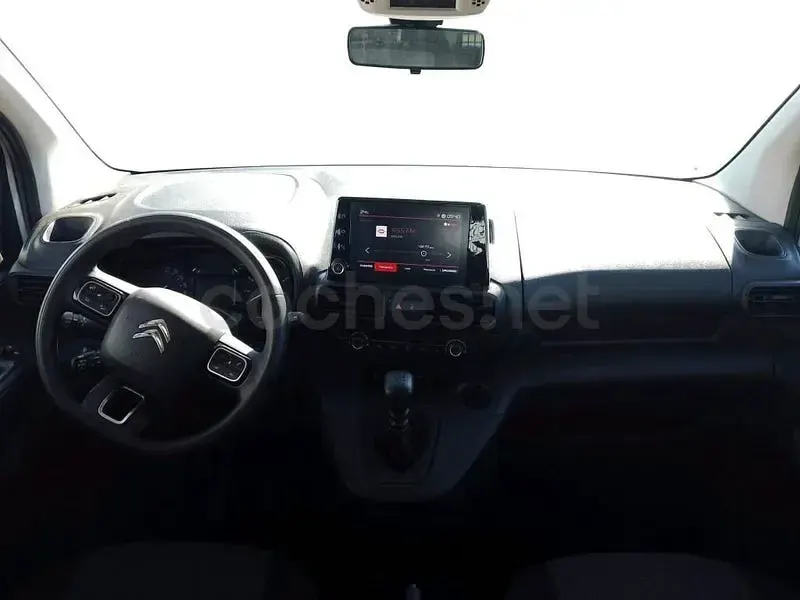 Usado Citroën Berlingo Feel 102 CV (75 kW) 2023 Blanco Monovolumen