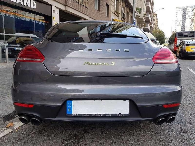 Usado Porsche Panamera S E-Hybrid 305 kW (416 CV) 2015 Gris Berlina