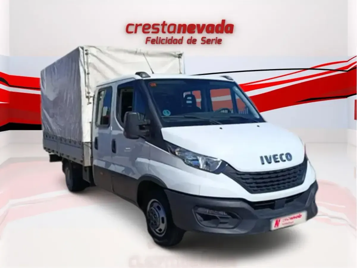 Usado Iveco Daily 136 CV (100 kW) 2021 Blanco Berlina