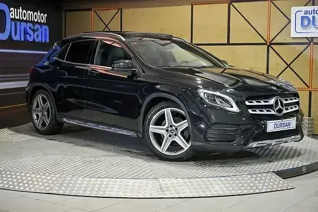 Usado Mercedes GLA220 178 CV (130 kW) 2018 Negro SUV