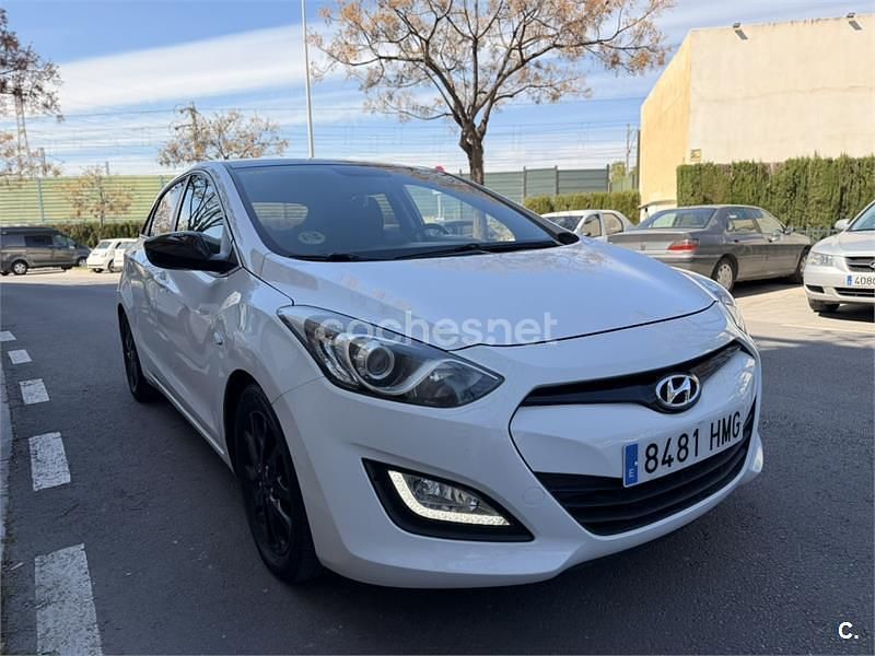 Usado Hyundai i30 90 CV (66 kW) 2012 Blanco Berlina