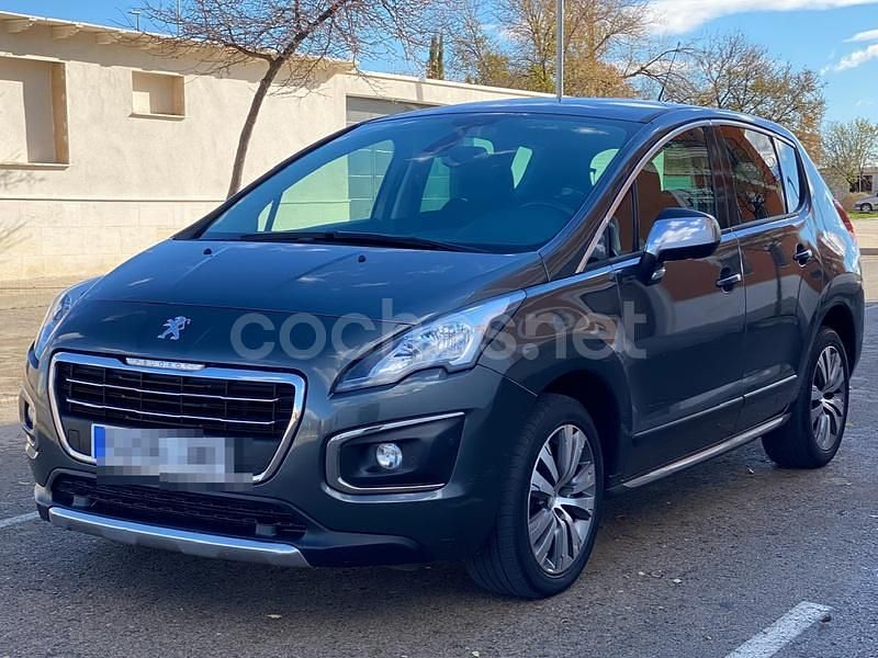 Usado Peugeot 3008 Style 120 CV (88 kW) 2016 Gris / plata Berlina