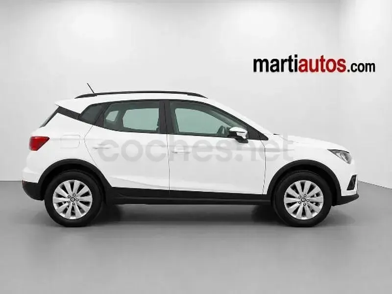 Usado Seat Arona Ecomotive 95 CV (69 kW) 2019 Blanco SUV