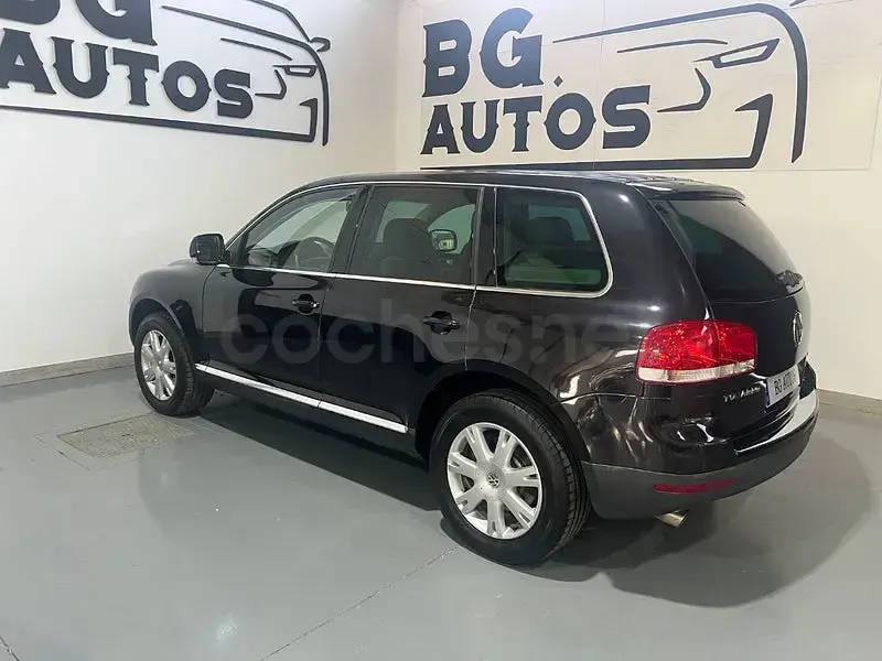 Usado VW Touareg 225 CV (165 kW) 2006 Negro SUV