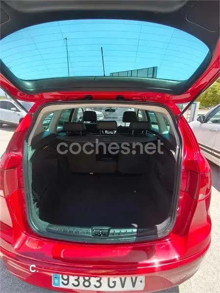 Usado Seat Altea XL Sport 160 CV (117 kW) 2010 Rojo Monovolumen