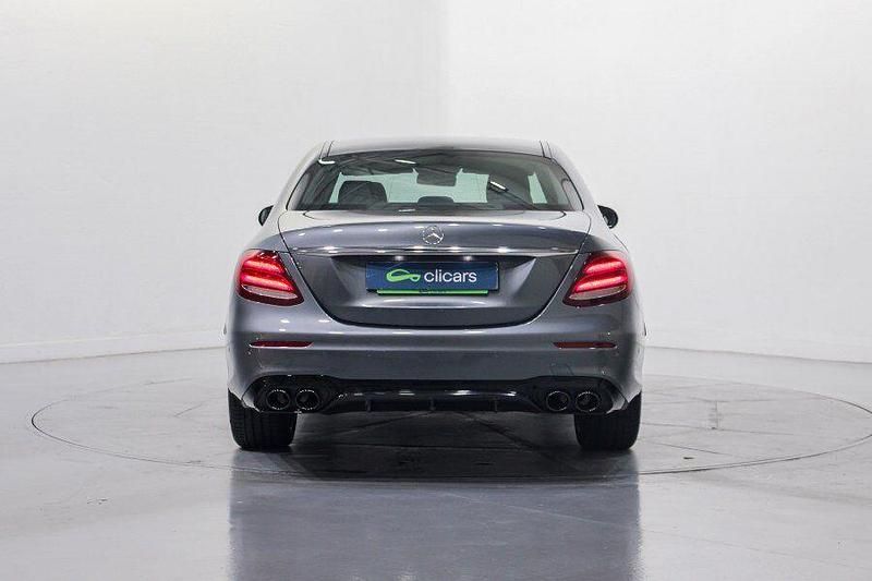 Usado Mercedes E200 184 CV (135 kW) 2016 Negro Berlina