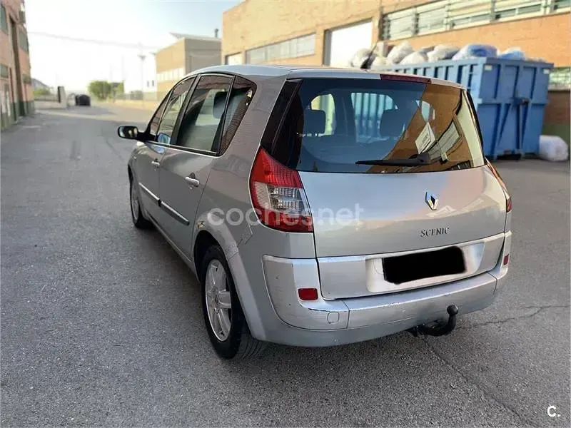 Usado Renault Scénic Dynamique 120 CV (88 kW) 2003 Gris / plata Monovolumen