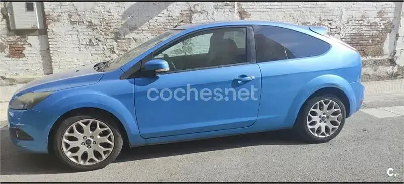 Usado Ford Focus Trend 90 CV (66 kW) 2008 Azul Berlina