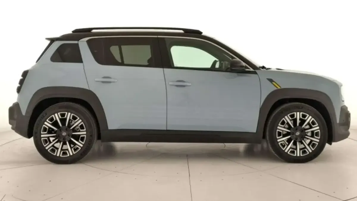 Usado Renault 4 E-Tech Iconic 110 kW (150 CV) 2025 Azul SUV