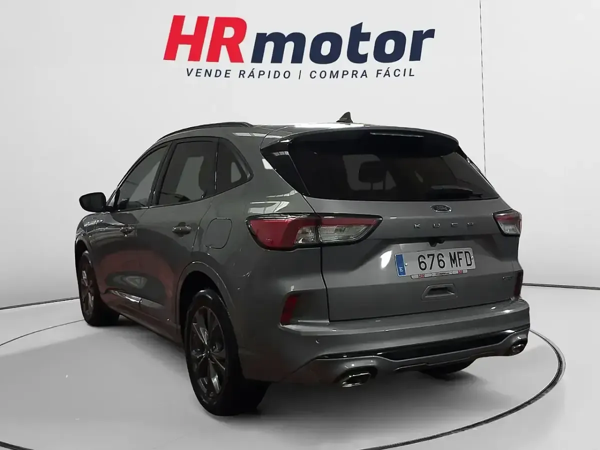 Usado Ford Kuga ST-Line 225 CV (165 kW) 2023 Gris SUV