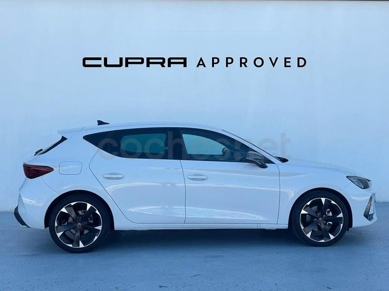 Begagnad Cupra Leon 150 HK (110 kW) 2025 Vit Sedan