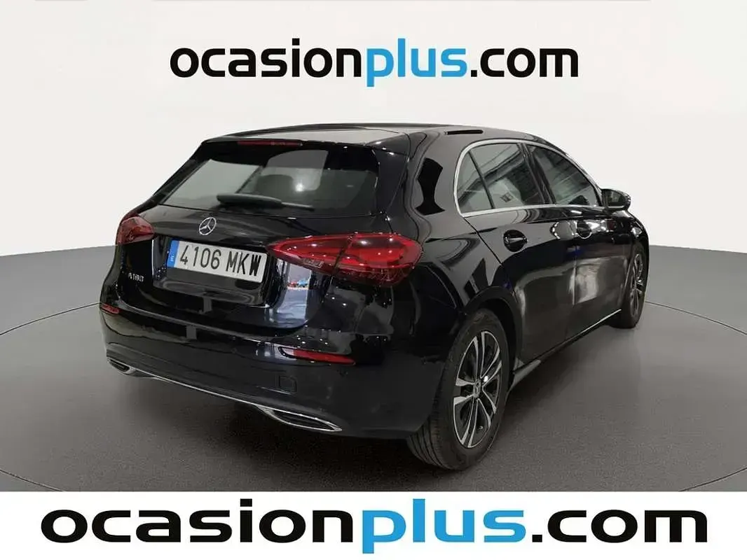 Usado Mercedes A180 Advanced 136 CV (100 kW) 2023 Negro Berlina