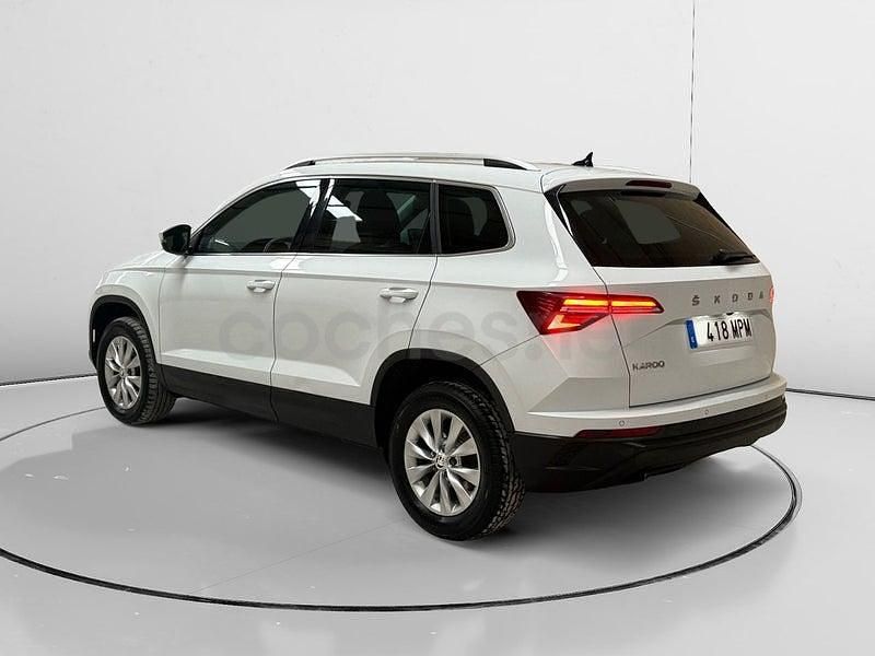 Usado Skoda Karoq Ambition 116 CV (85 kW) 2024 Blanco SUV