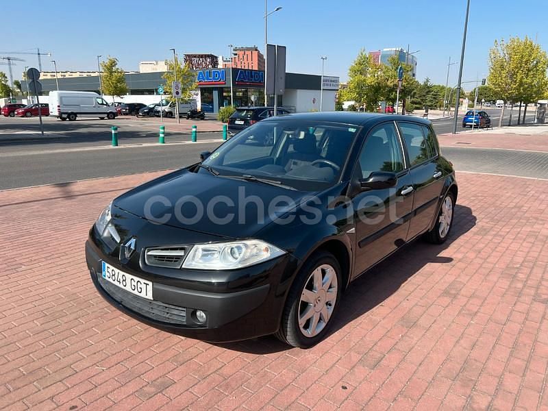Negro Usado 2009 Renault Mégane III Dynamique Berlina | 2600 € (Super precio) - Imagen 1/4