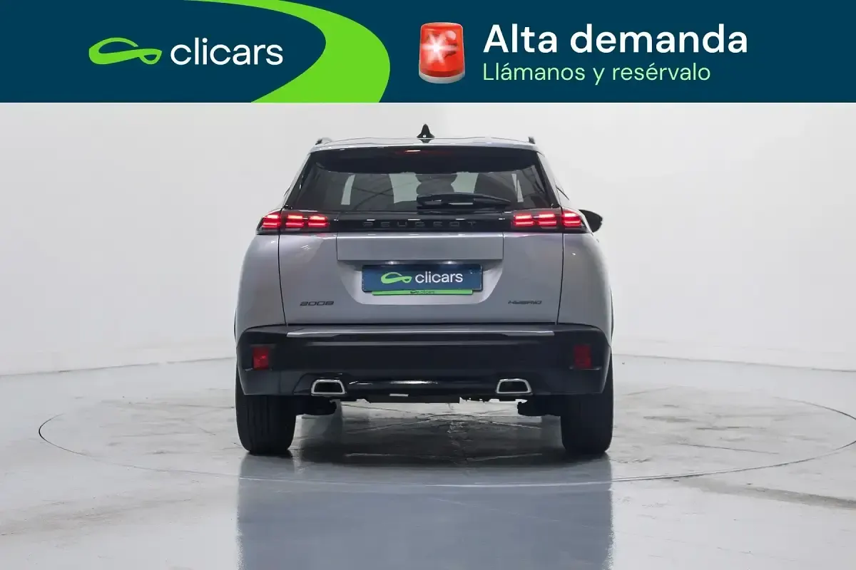 Usado Peugeot 2008 Allure 136 CV (100 kW) 2025 Gris SUV