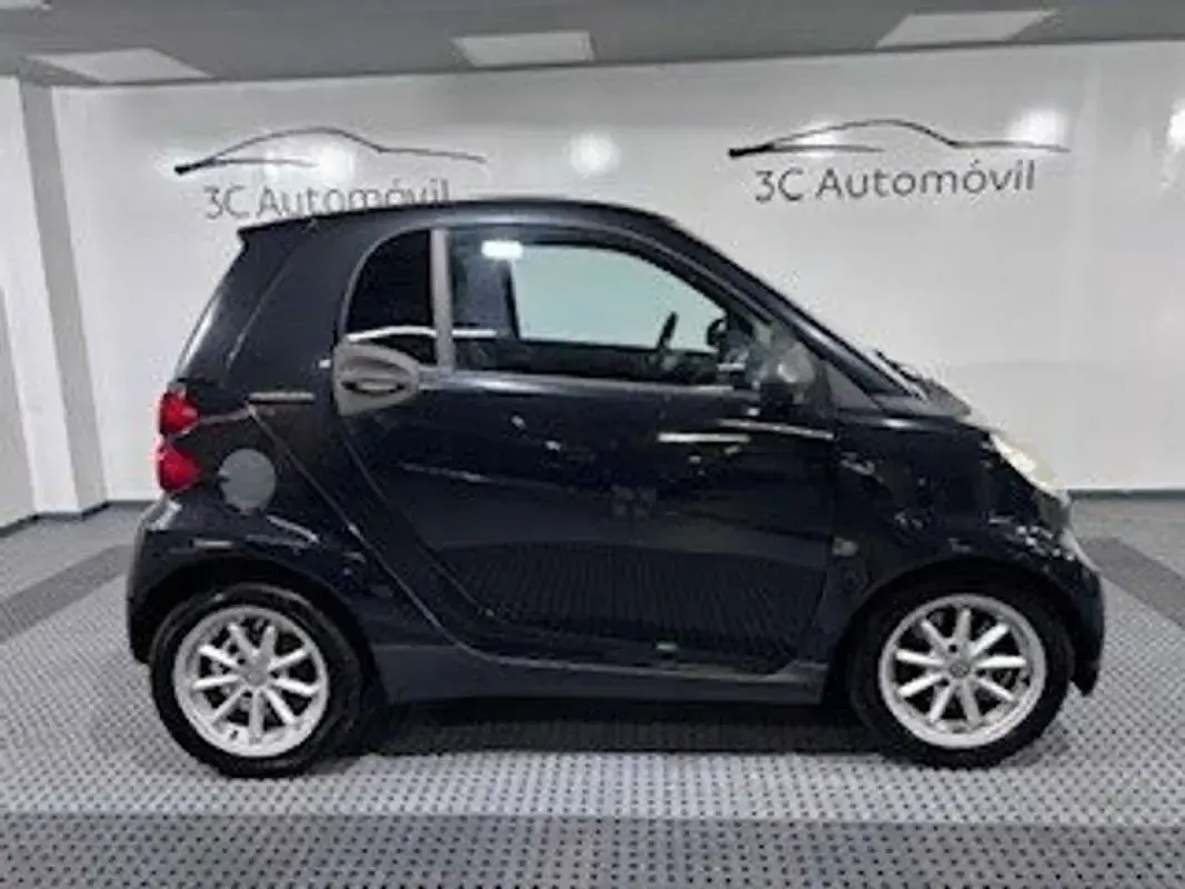 Usado Smart ForTwo Coupé 60 CV (44 kW) 2010 Negro Coupe