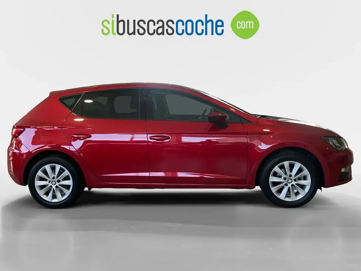 Usado Seat Leon Style 110 CV (80 kW) 2017 Rojo