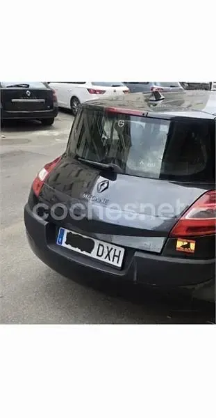 Usado Renault Mégane Dynamique 130 CV (95 kW) 2006 Negro Berlina