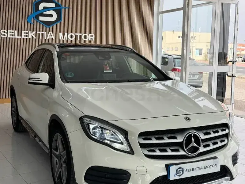 Usado Mercedes GLA200 AMG line 136 CV (100 kW) 2017 Blanco SUV