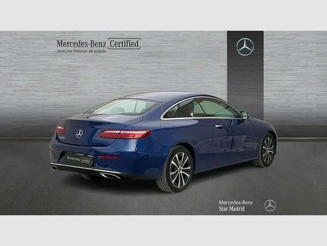 Usado Mercedes E220 194 CV (142 kW) 2021 Azul Coupe