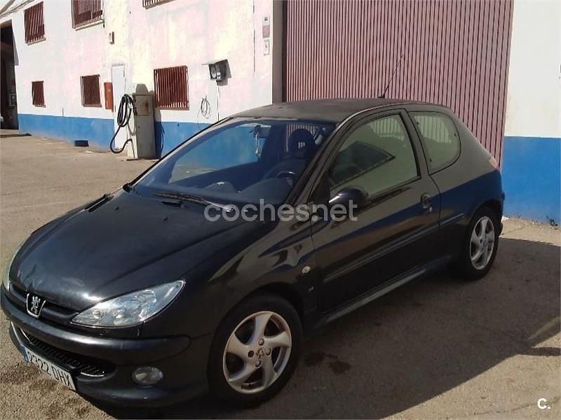 Negro Usado 2005 Peugeot 206 Berlina | 2000 € (Buen precio) - Imagen 1/4