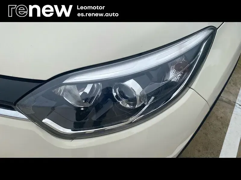 Usado Renault Captur XMOD 120 CV (88 kW) 2016 Gris SUV