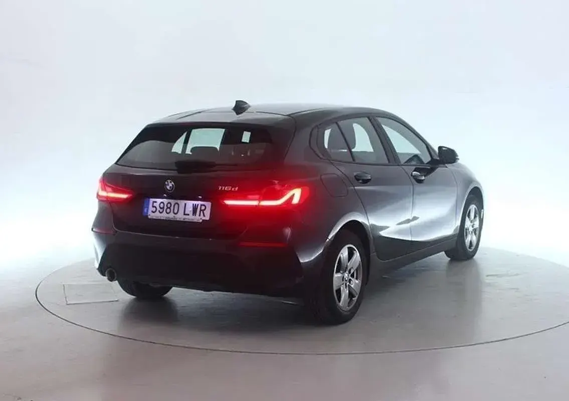 Usado BMW 116 116 HP (85 kW) 2022 Preto Citadino