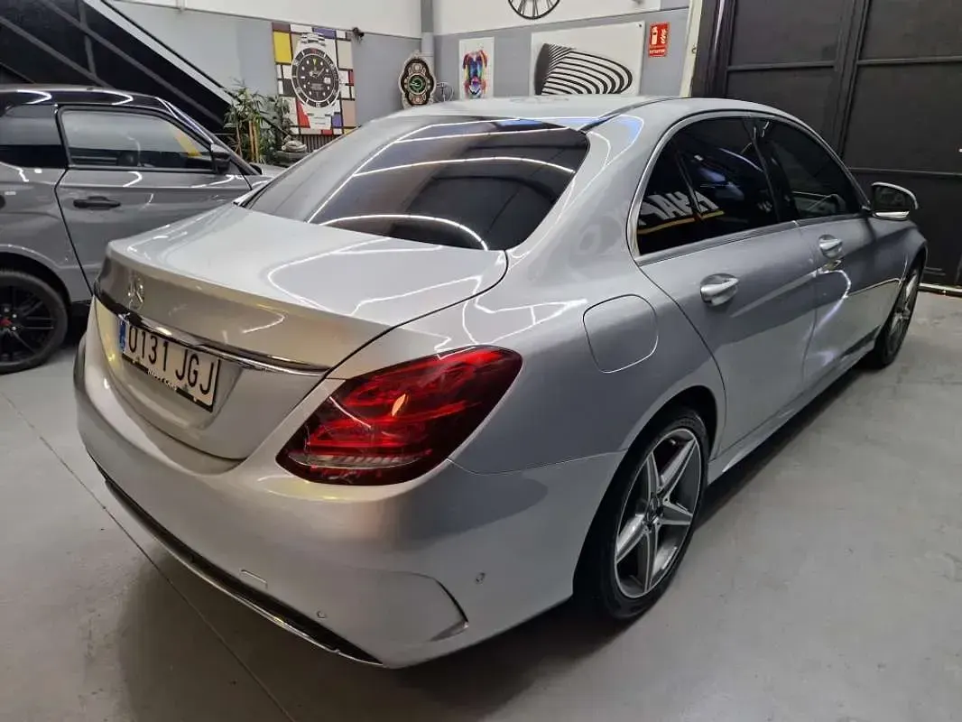 Usado Mercedes C220 170 CV (125 kW) 2015 Gris / plata Berlina