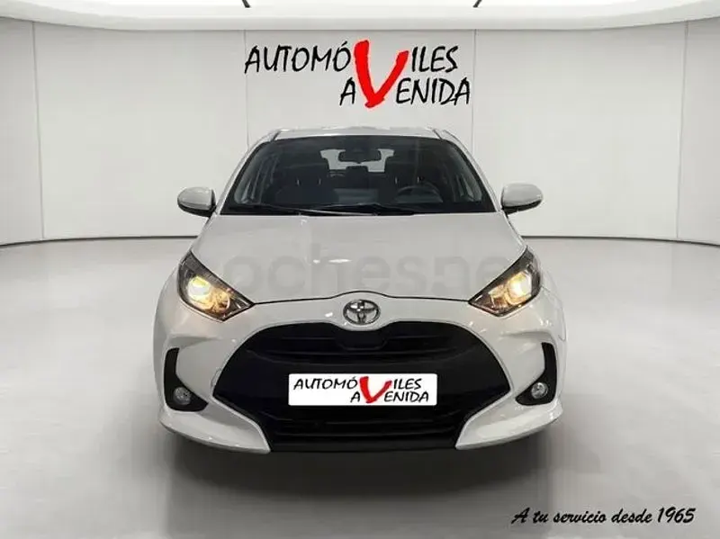 Usado Toyota Yaris 125 CV (91 kW) 2023 Blanco Utilitario