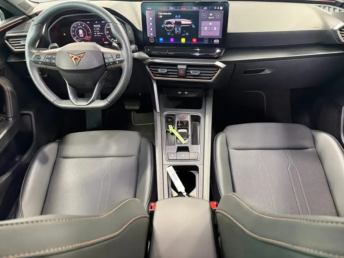 Usado Cupra Leon 150 CV (110 kW) 2024 Negro